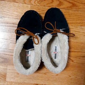 Minnitonka slippers size 7